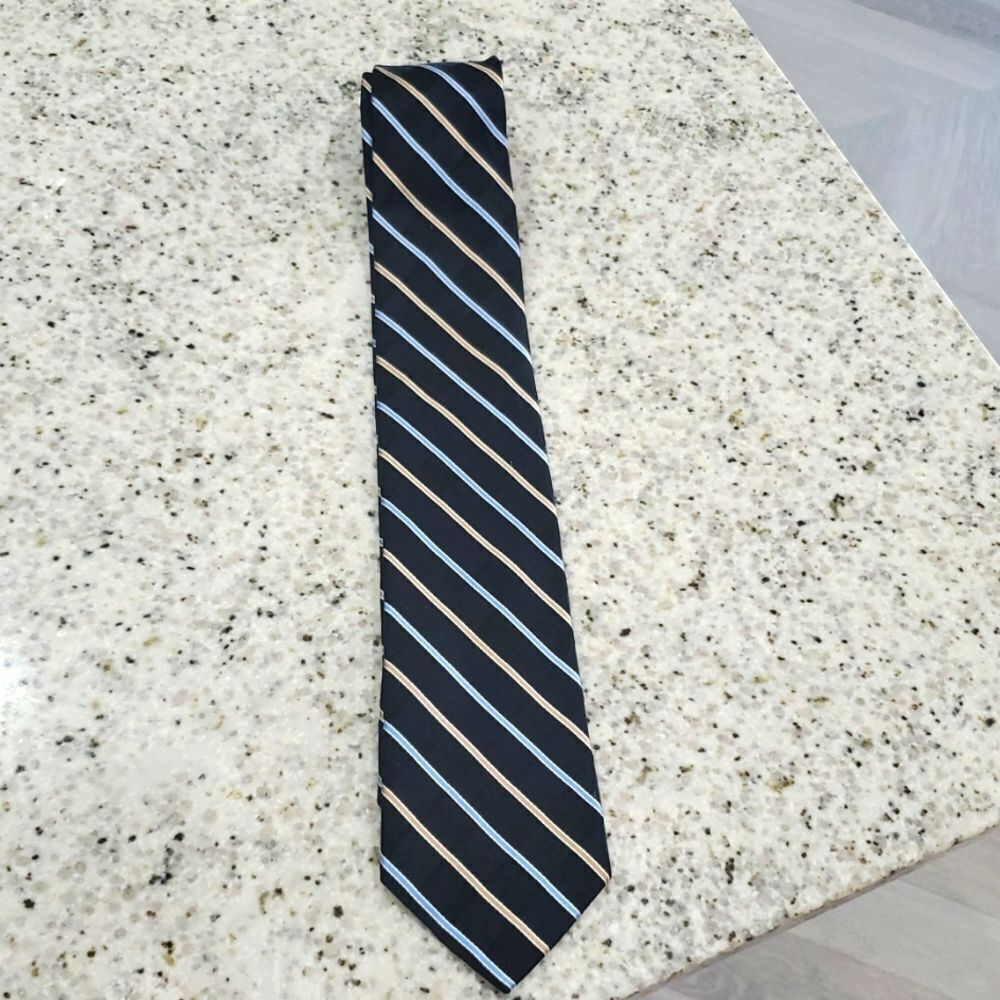 Izod Mens 100% Silk  Black, Stripe Tie